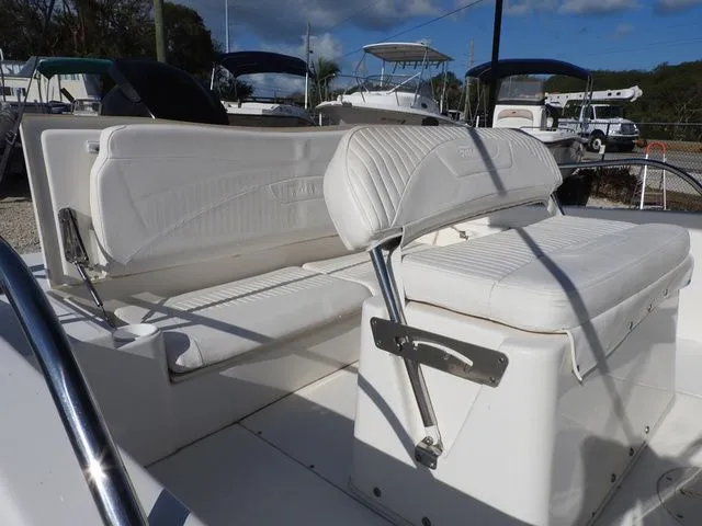 Slide: The Image of Boston Whaler 18 Dauntless 2012 - 8