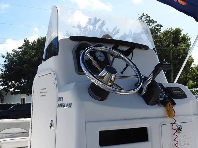 Slide: The Image of NauticStar 21VS 2015 - 10