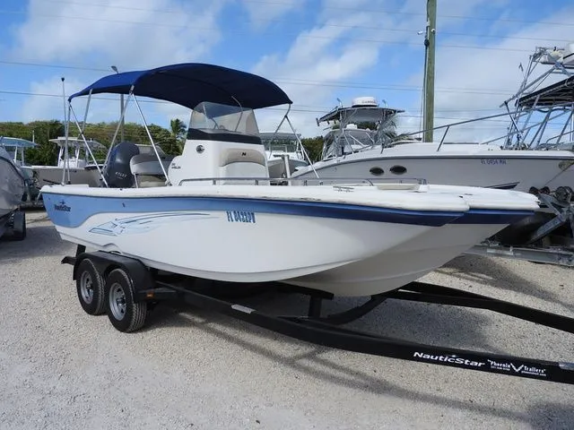 Slide: The Image of NauticStar 21VS 2015 - 4