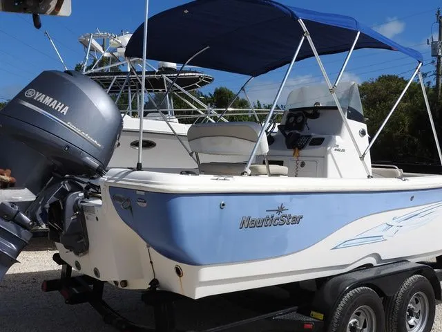 Slide: The Image of NauticStar 21VS 2015 - 7