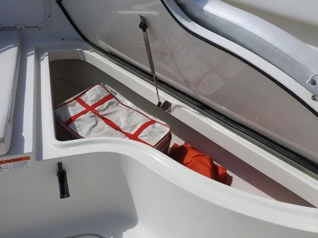 Slide: The Image of Hydra-Sports 2800cc 2005 - 22