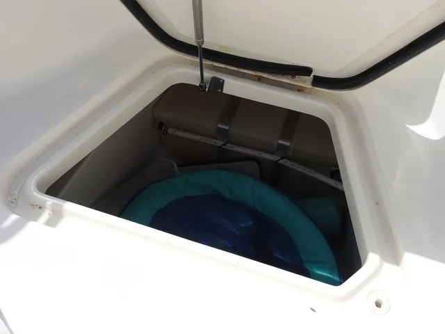 Slide: The Image of Hydra-Sports 2800cc 2005 - 23