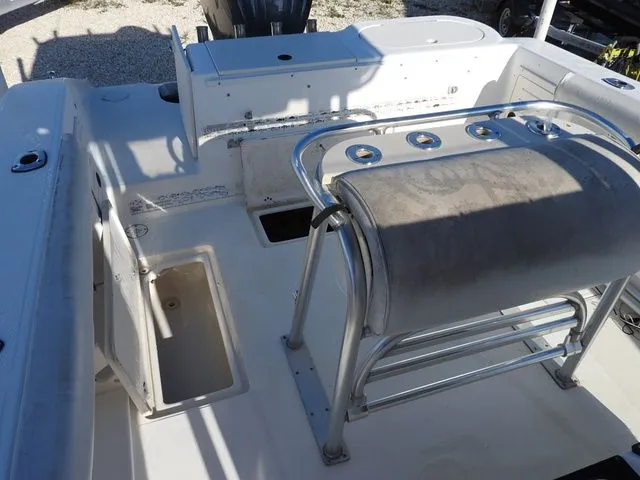 Slide: The Image of Mako 232 Center Console 2000 - 10