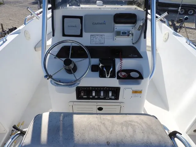 Slide: The Image of Mako 232 Center Console 2000 - 11