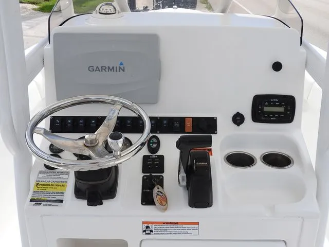 Slide: The Image of Sea Hunt Ultra 225 2015 - 10