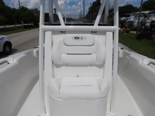 Slide: The Image of Sea Hunt Ultra 225 2015 - 13