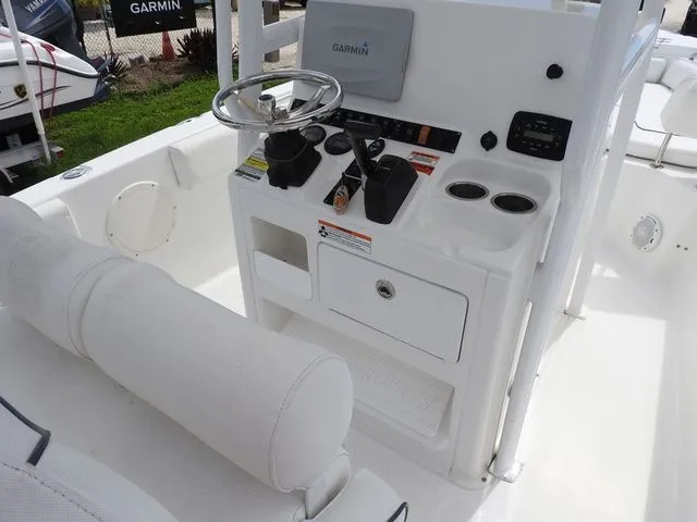 Slide: The Image of Sea Hunt Ultra 225 2015 - 9