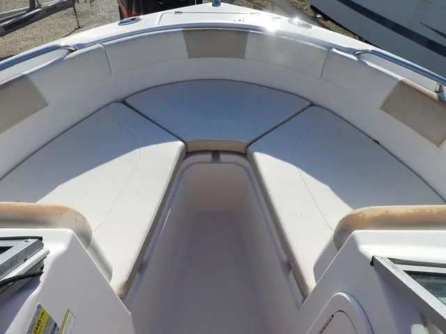 Slide: The Image of Robalo 227DC 2013 - 11