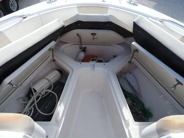 Slide: The Image of Robalo 227DC 2013 - 12