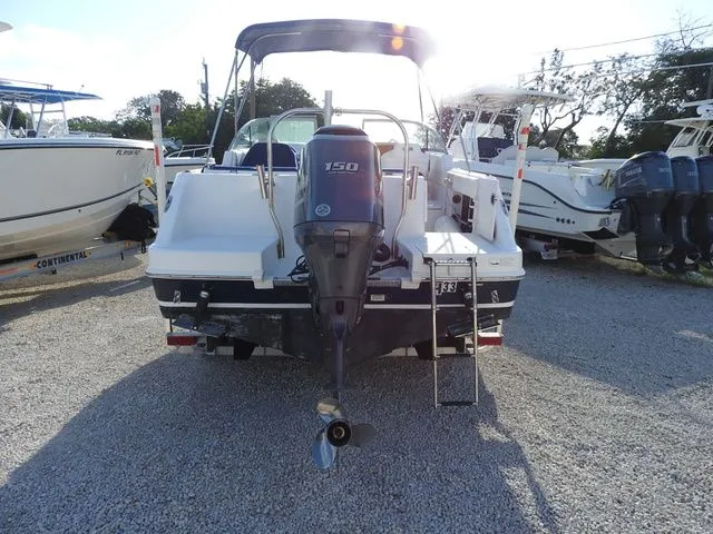 Slide: The Image of Robalo 227DC 2013 - 4