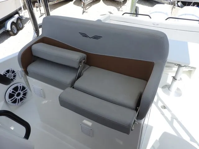 Slide: The Image of Beneteau Flyer 9 SUNdeck 2023 - 12