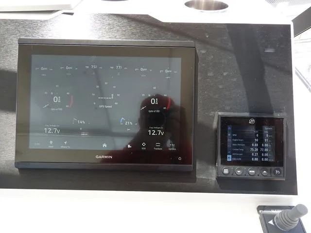 Slide: The Image of Beneteau Flyer 9 SUNdeck 2023 - 15