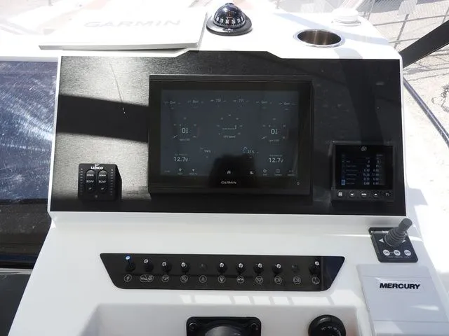 Slide: The Image of Beneteau Flyer 9 SUNdeck 2023 - 16