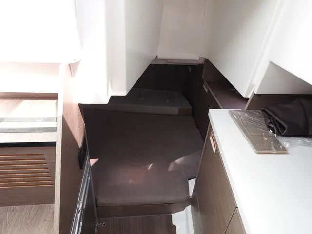 Slide: The Image of Beneteau Flyer 9 SUNdeck 2023 - 22