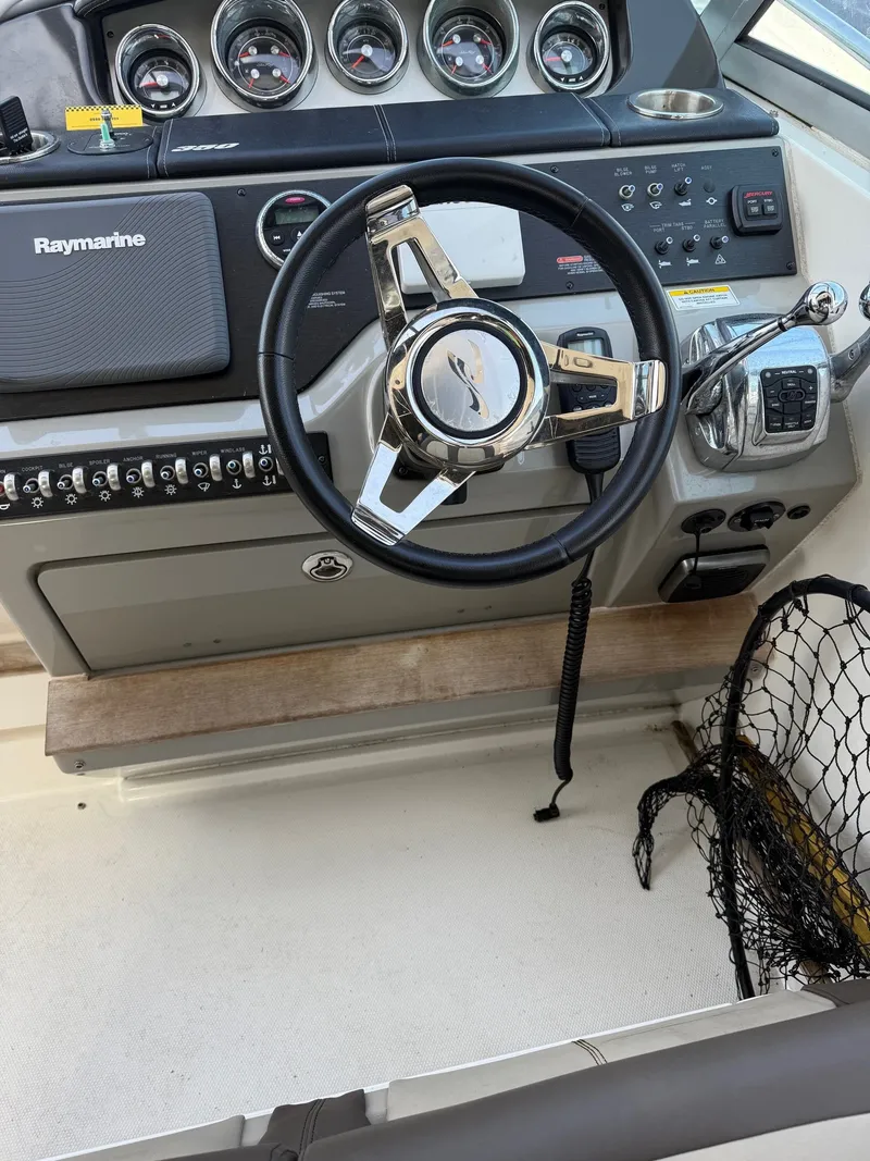 Slide: The Image of Sea Ray Sundancer 350 2015 - 11