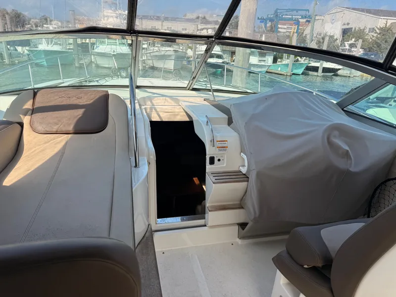Slide: The Image of Sea Ray Sundancer 350 2015 - 4