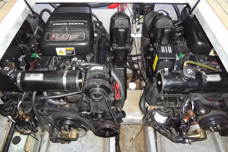 Slide: The Image of Engine compartment of a 2000 Monterey 302 Cruiser with Volvo Penta 5.0Gi engines. - 46