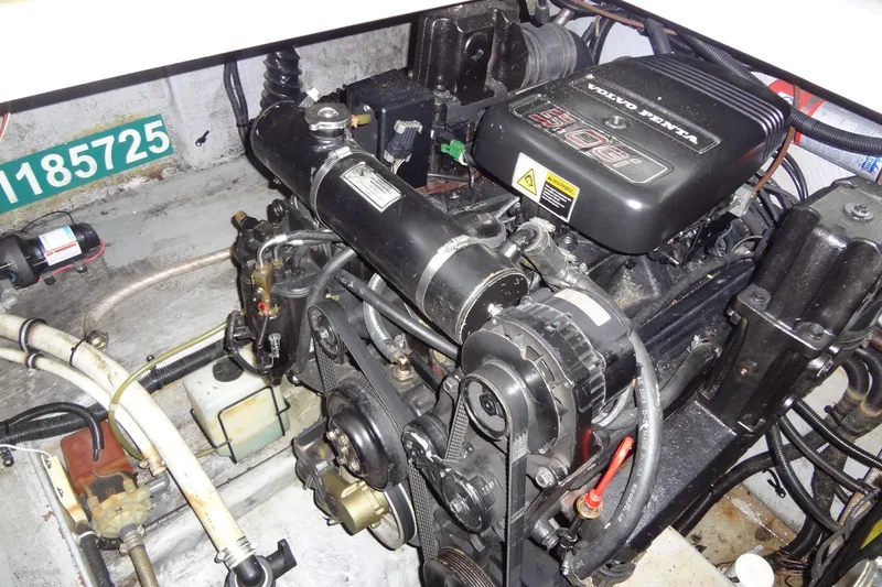 Slide: The Image of Engine compartment of a 2000 Monterey 302 Cruiser with Volvo Penta 5.0Gi engine. - 47