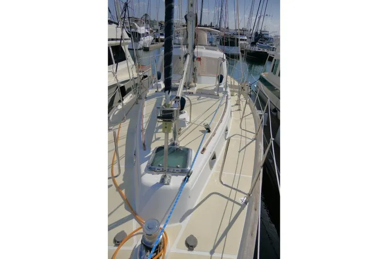 Slide: The Image of 2002 Tayana 460 Vancouver Pilothouse sailboat deck view at marina. - 70
