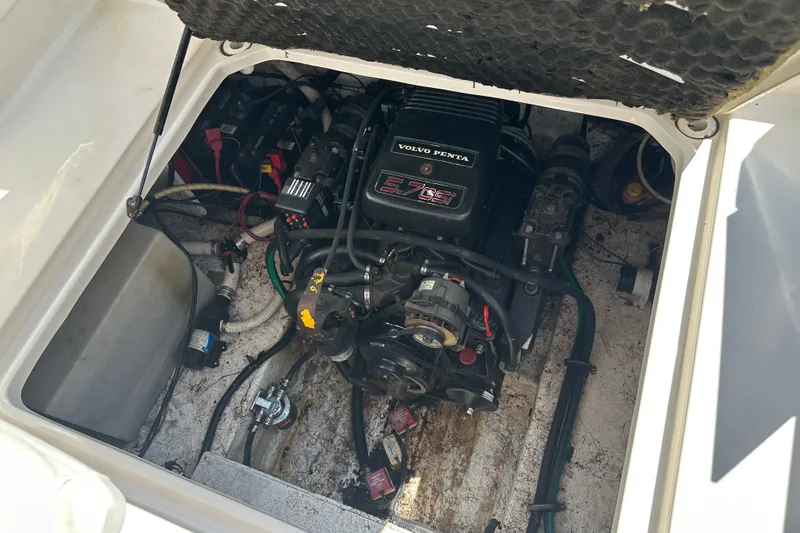 Slide: The Image of Engine compartment of a 1999 Monterey 262 Cruiser with Volvo Penta 5.7 GSi engine. - 10