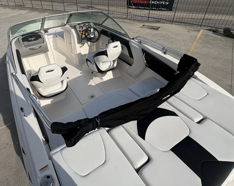 Slide: The Image of Chaparral 19 H2O Sport 2017 - 4