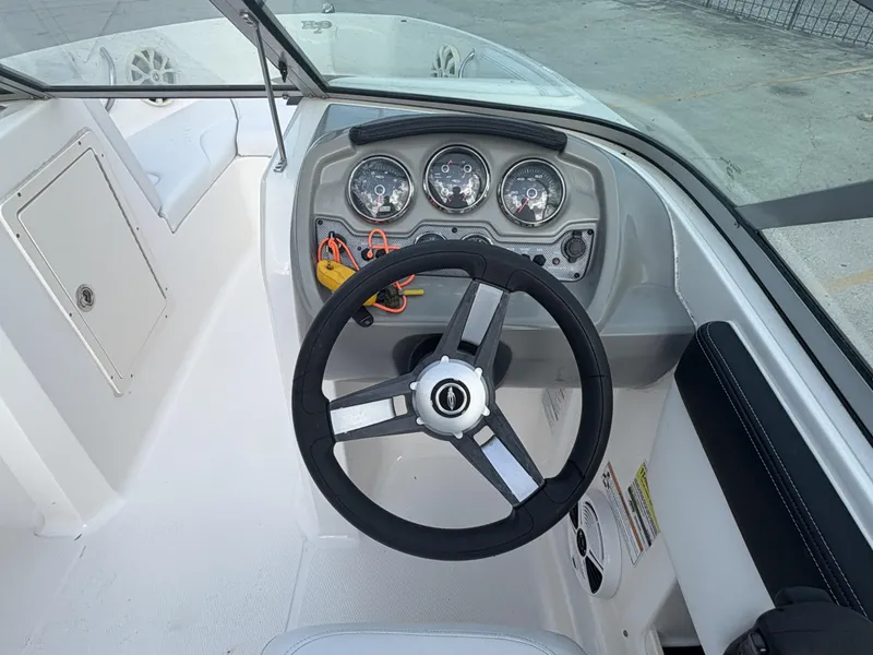 Slide: The Image of Chaparral 19 H2O Sport 2017 - 5