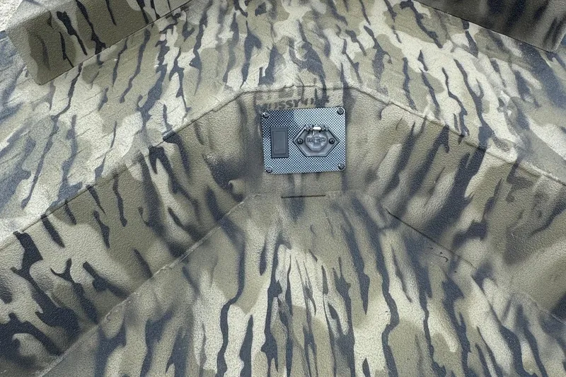 Slide: The Image of Camouflage pattern on 2025 SeaArk 1752 Slayer Pro boat deck. - 7