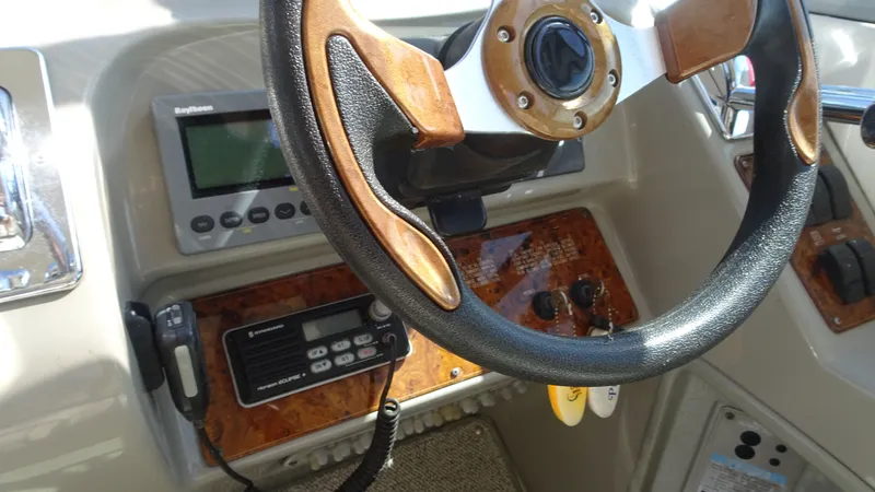 Slide: The Image of Maxum 3700 SCR 1998 - 19