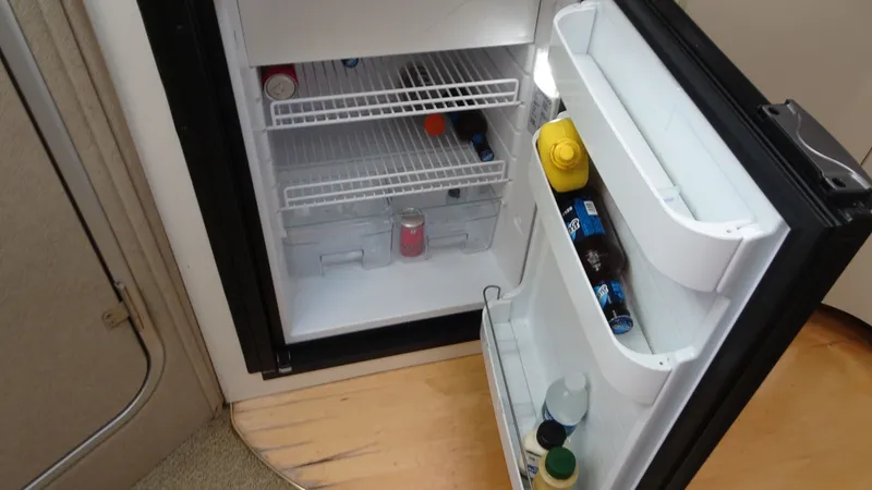 Slide: The Image of Maxum 3700 SCR 1998 - 24