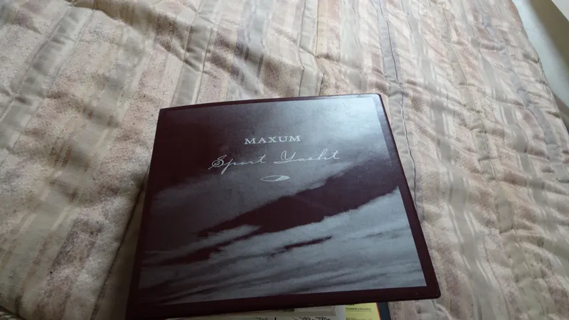 Slide: The Image of Maxum 3700 SCR 1998 - 37