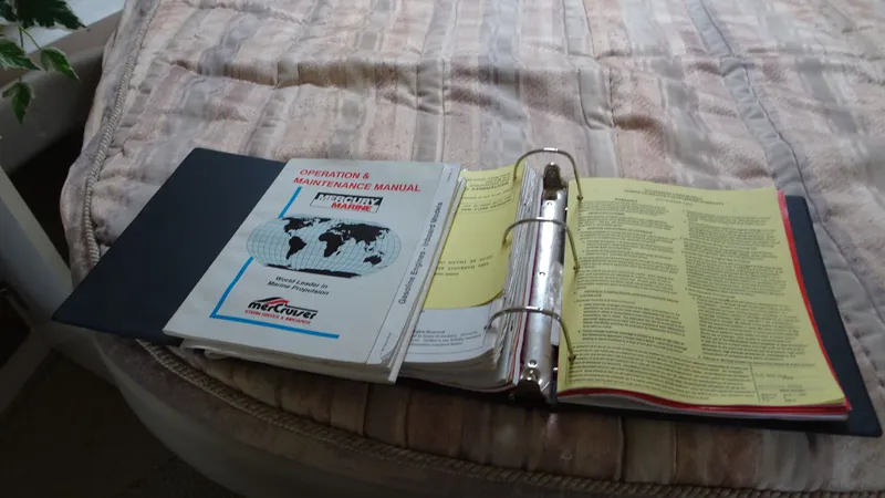 Slide: The Image of Maxum 3700 SCR 1998 - 38