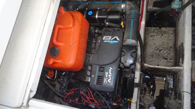 Slide: The Image of Maxum 3700 SCR 1998 - 43