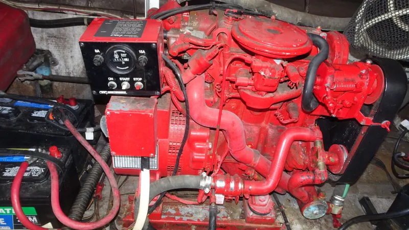 Slide: The Image of Maxum 3700 SCR 1998 - 46