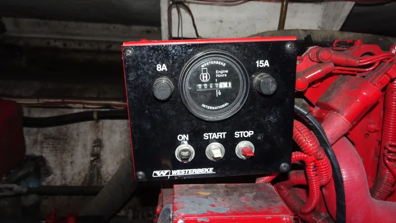 Slide: The Image of Maxum 3700 SCR 1998 - 47