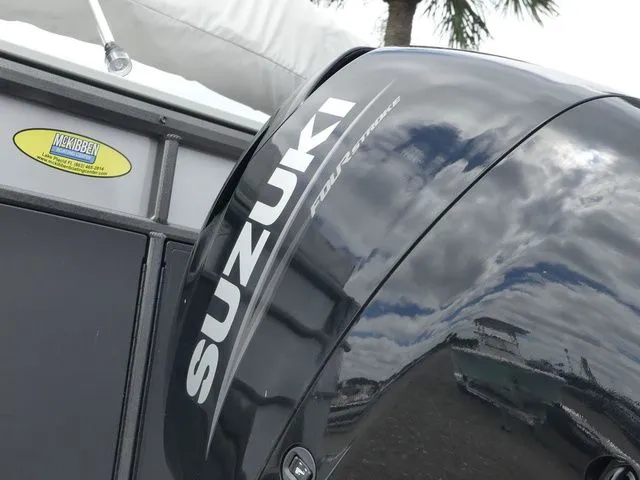 Slide: The Image of Bentley Pontoons Fish 200 4-Point 2024 - 11