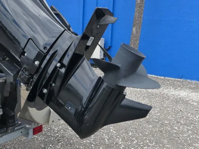 Slide: The Image of Bentley Pontoons Fish 200 4-Point 2024 - 12