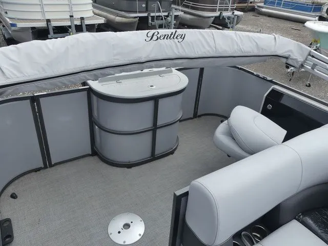 Slide: The Image of Bentley Pontoons Fish 200 4-Point 2024 - 14