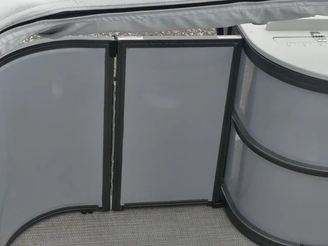 Slide: The Image of Bentley Pontoons Fish 200 4-Point 2024 - 15