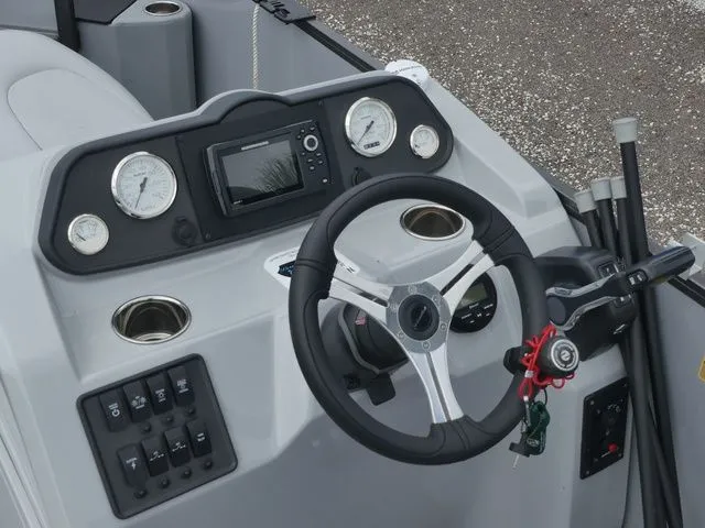 Slide: The Image of Bentley Pontoons Fish 200 4-Point 2024 - 18