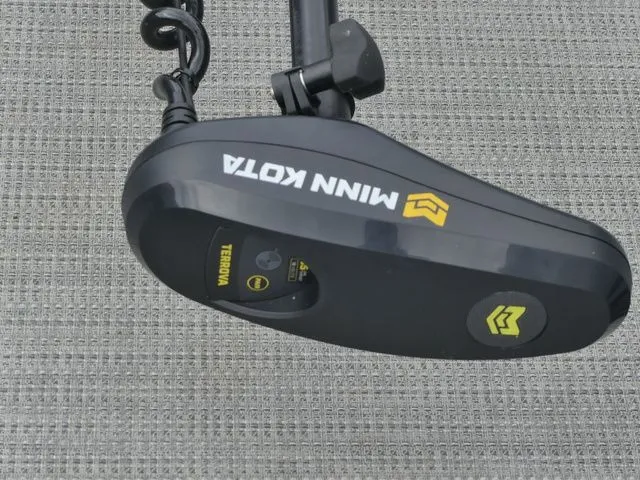 Slide: The Image of Bentley Pontoons Fish 200 4-Point 2024 - 23