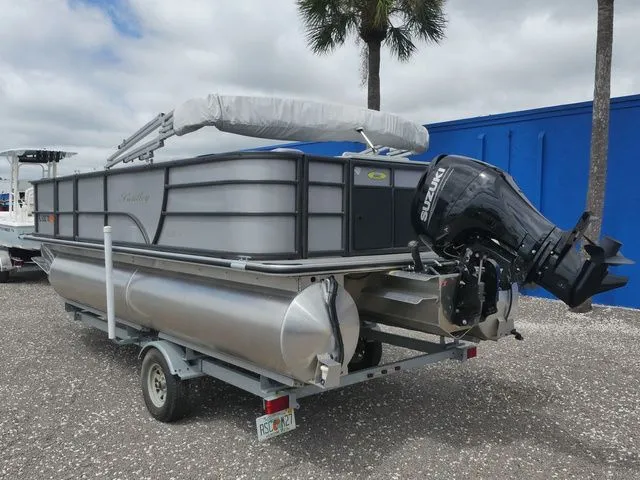 Slide: The Image of Bentley Pontoons Fish 200 4-Point 2024 - 6