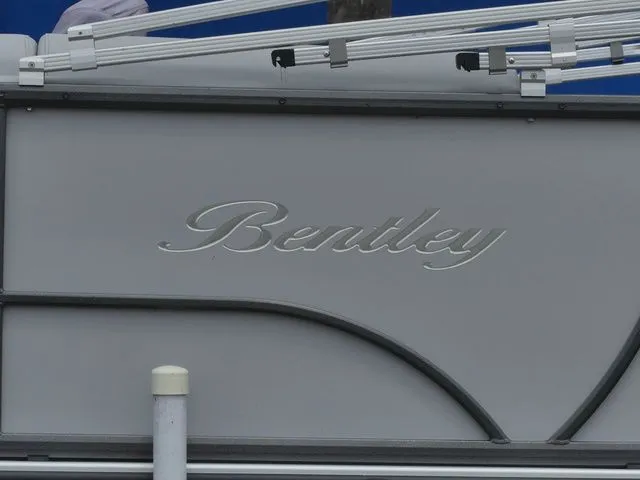 Slide: The Image of Bentley Pontoons Fish 200 4-Point 2024 - 8