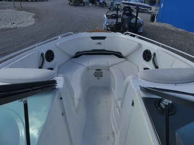 Slide: The Image of Monterey 264FS 2016 - 12