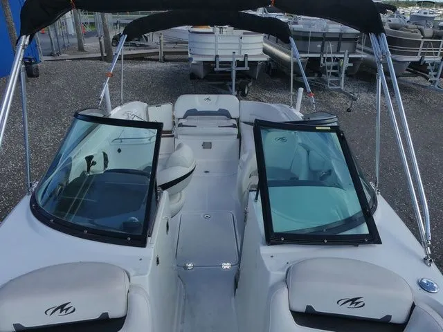 Slide: The Image of Monterey 264FS 2016 - 13