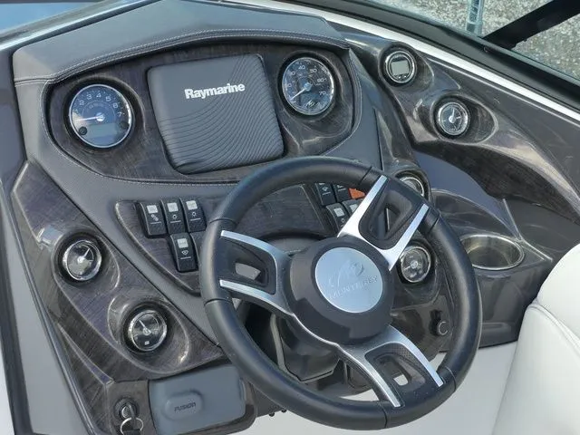 Slide: The Image of Monterey 264FS 2016 - 16