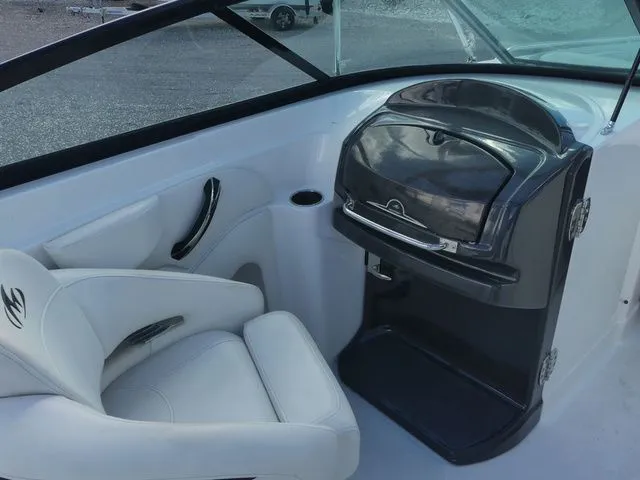 Slide: The Image of Monterey 264FS 2016 - 17