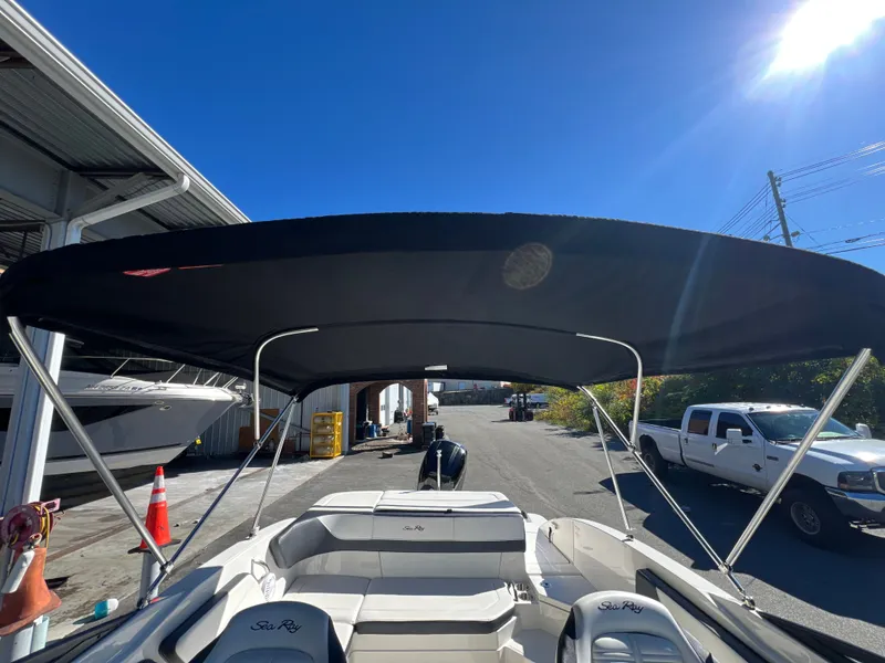 Slide: The Image of Sea Ray SPX 210 Outboard 2018 - 15