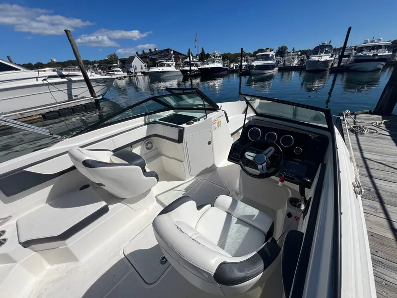 Slide: The Image of Sea Ray SPX 210 Outboard 2018 - 3