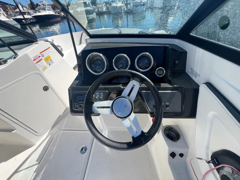 Slide: The Image of Sea Ray SPX 210 Outboard 2018 - 4