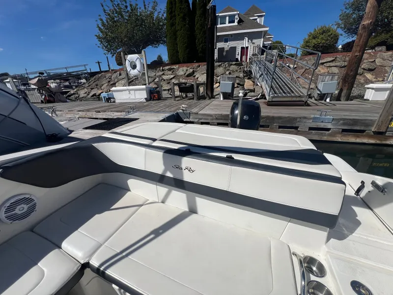 Slide: The Image of Sea Ray SPX 210 Outboard 2018 - 8